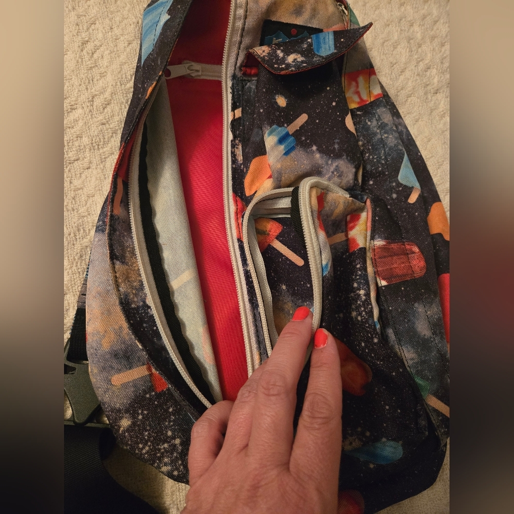 RARE pattern Kavu sling bag and tri-fold wallet - Picture 7 of 13